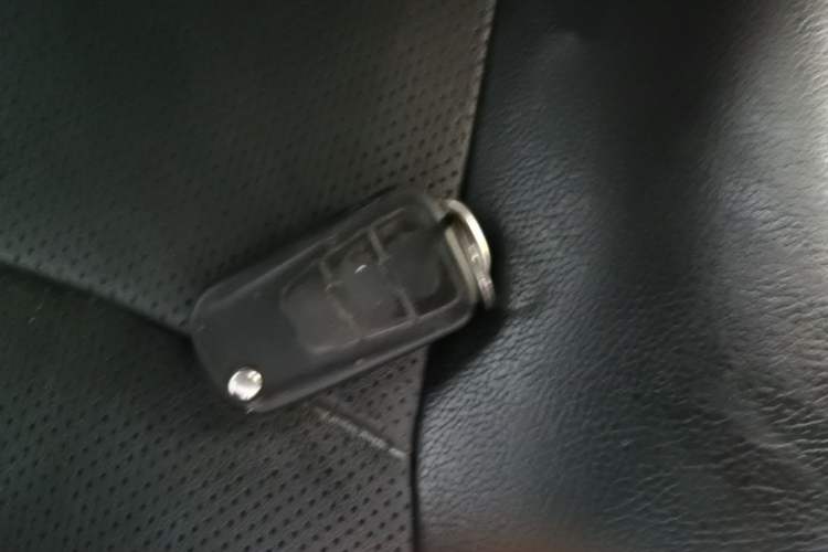Used Roewe 350 2015 1.5L Manual Luxury Sunroof Edition Interior 1