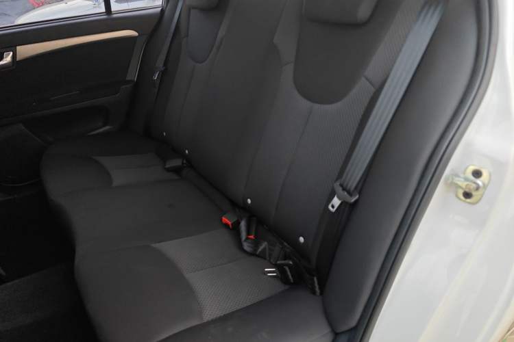 Used Roewe 350 2015 1.5L Automatic Luxury Sunroof Edition Interior 1