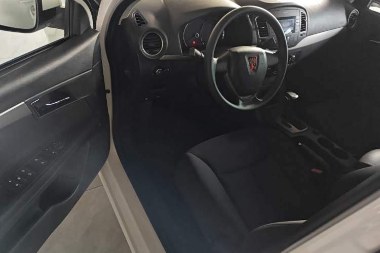 Used Roewe 350 2015 1.5L Automatic Luxury Sunroof Edition Interior 2