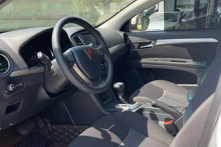 Used Roewe 350 2015 1.5L Automatic Luxury Sunroof Edition Interior 2
