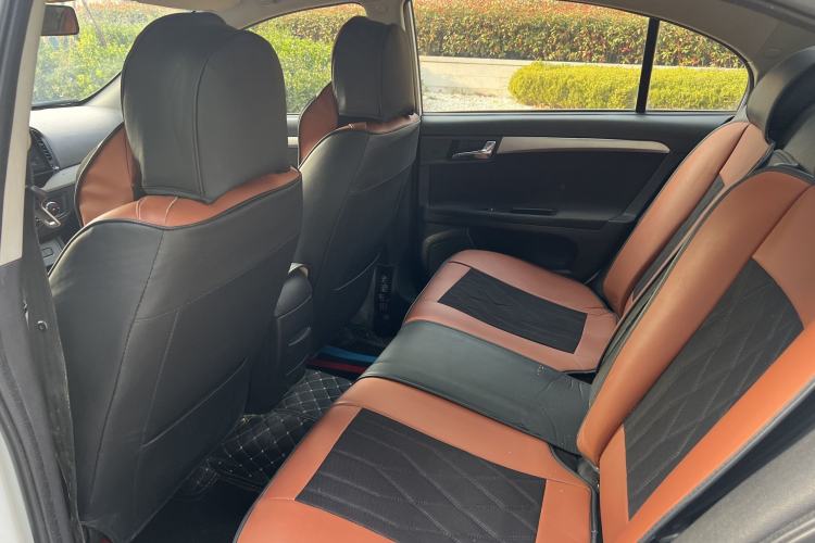 Used Roewe 350 2015 1.5L Manual Luxury Sunroof Edition Interior 2