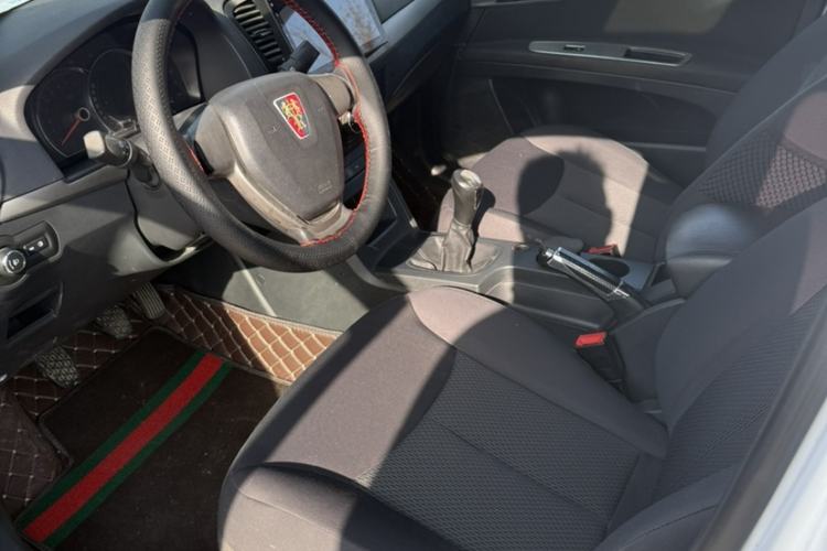 Used Roewe 350 2015 1.5L Manual Luxury Sunroof Edition Interior 3