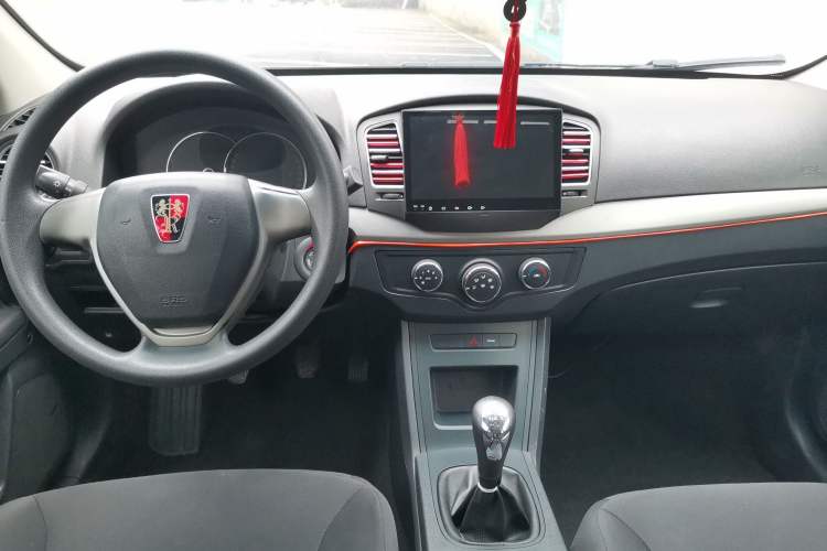 Used Roewe 350 2015 1.5L Manual Luxury Sunroof Edition Interior 3