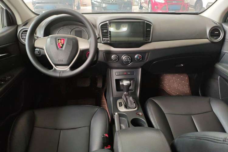 Used Roewe 350 2015 1.5L Automatic Luxury Sunroof Edition Interior 3