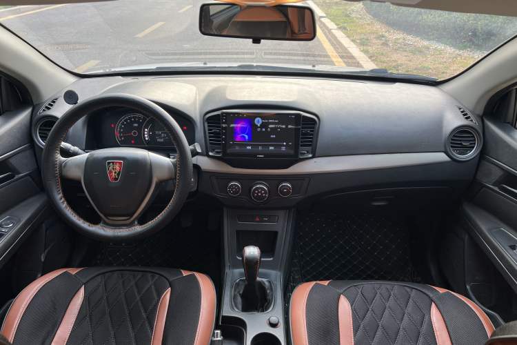 Used Roewe 350 2015 1.5L Manual Luxury Sunroof Edition Interior 3