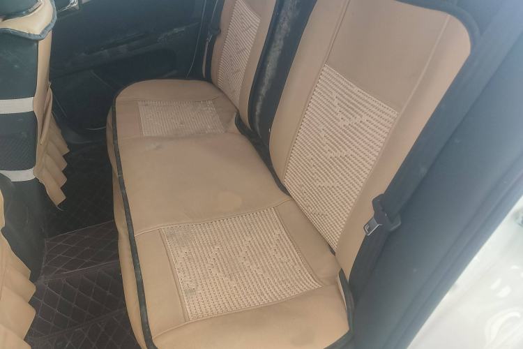 Used Roewe 350 2015 1.5L Automatic Luxury Sunroof Edition Interior 4