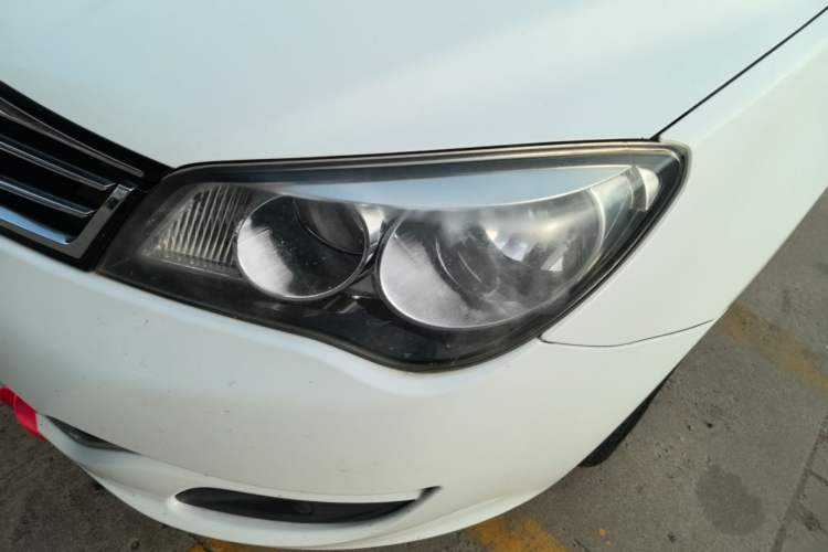 Used Roewe 350 2015 1.5L Manual Luxury Sunroof Edition Left Front Headlight