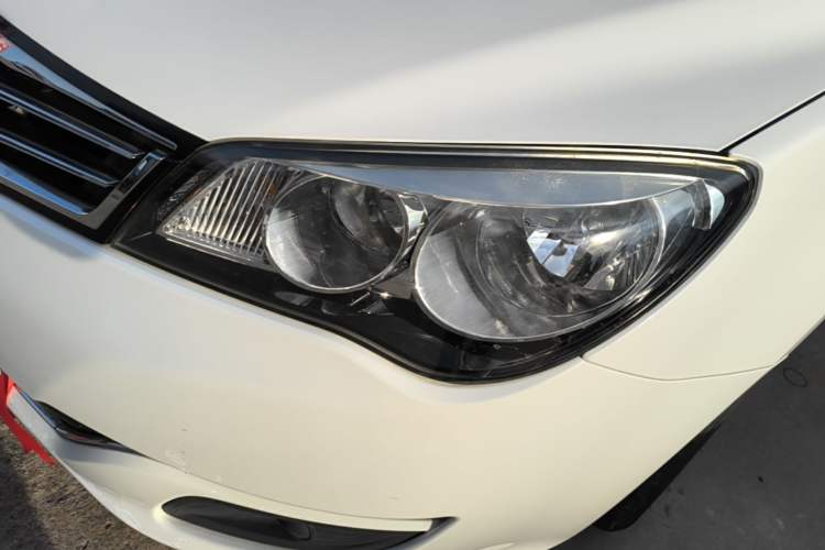 Used Roewe 350 2015 1.5L Manual Luxury Sunroof Edition Left Front Headlight