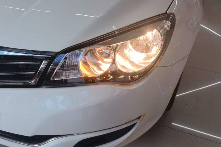 Used Roewe 350 2015 1.5L Automatic Luxury Sunroof Edition Left Front Headlight