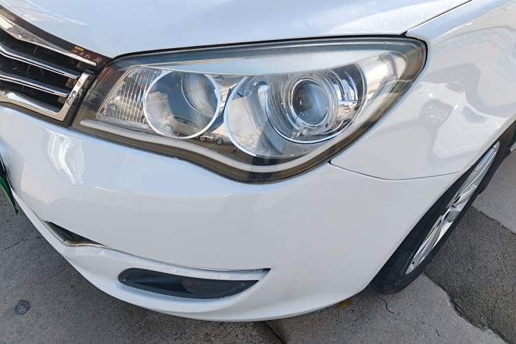 Used Roewe 350 2015 1.5L Manual Luxury Sunroof Edition Left Front Headlight