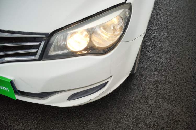 Used Roewe 350 2015 1.5L Manual Luxury Sunroof Edition Left Front Headlight