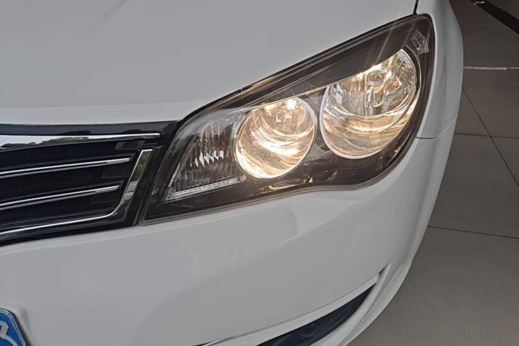 Used Roewe 350 2015 1.5L Manual Luxury Sunroof Edition Left Front Headlight