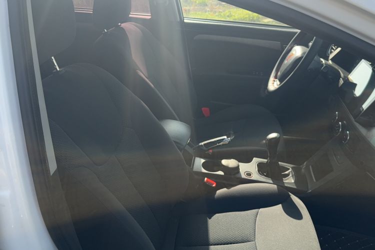 Used Roewe 350 2015 1.5L Manual Luxury Sunroof Edition Left Front Seat