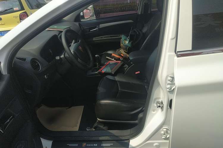 Used Roewe 350 2015 1.5L Manual Luxury Sunroof Edition Left Front Seat