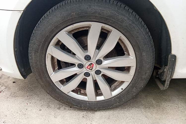 Used Roewe 350 2015 1.5L Automatic Luxury Sunroof Edition Left Front Wheel Hub