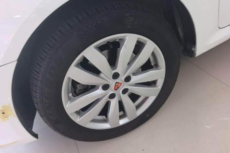 Used Roewe 350 2015 1.5L Automatic Luxury Sunroof Edition Left Front Wheel Hub