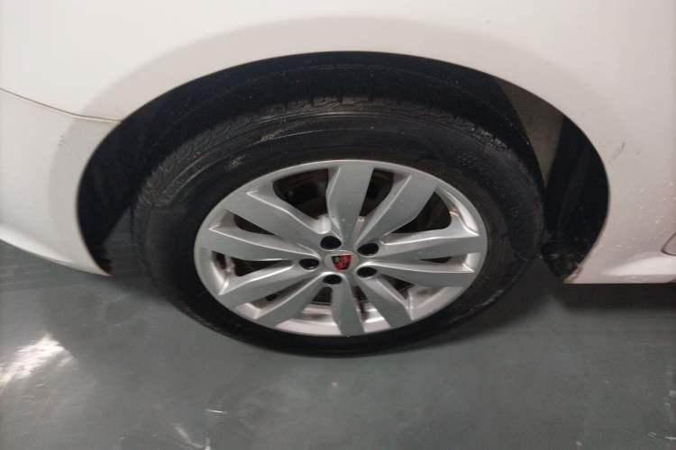 Used Roewe 350 2015 1.5L Automatic Luxury Sunroof Edition Left Front Wheel Hub