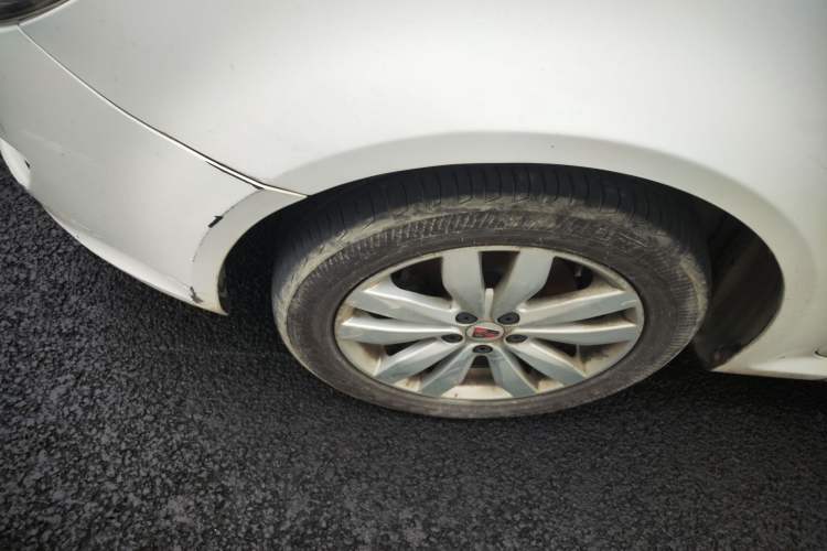 Used Roewe 350 2015 1.5L Manual Luxury Sunroof Edition Left Front Wheel Hub