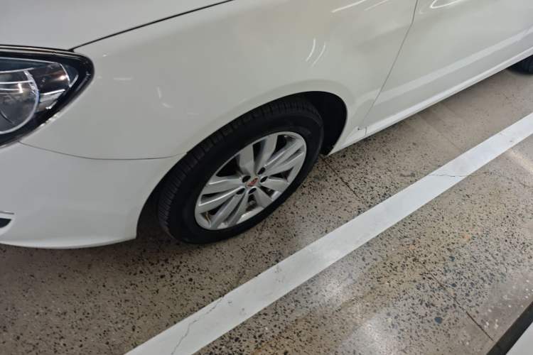 Used Roewe 350 2015 1.5L Manual Luxury Sunroof Edition Left Front Wheel Hub