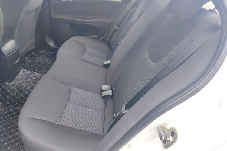 Used Roewe 350 2015 1.5L Manual Luxury Sunroof Edition Left Rear Seat