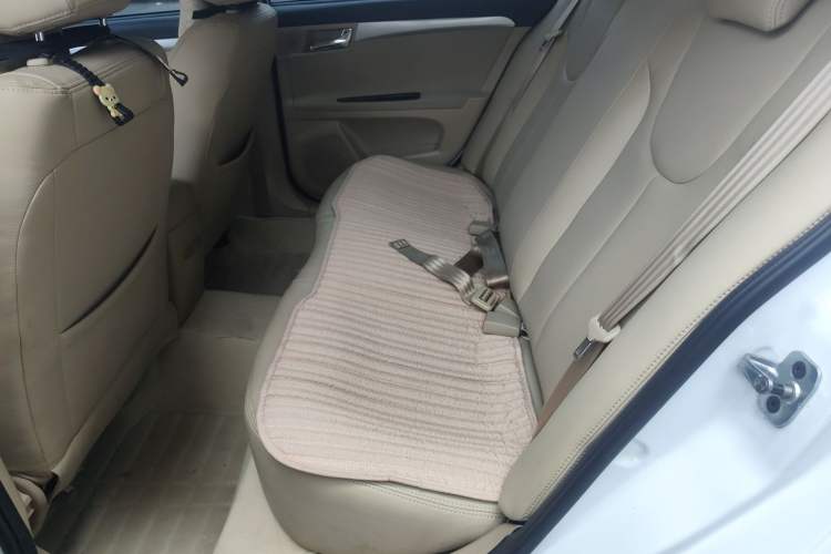 Used Roewe 350 2015 1.5L Automatic Luxury Sunroof Edition Left Rear Seat