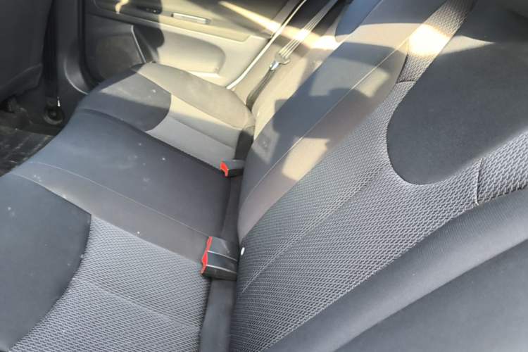 Used Roewe 350 2015 1.5L Manual Luxury Sunroof Edition Left Rear Seat