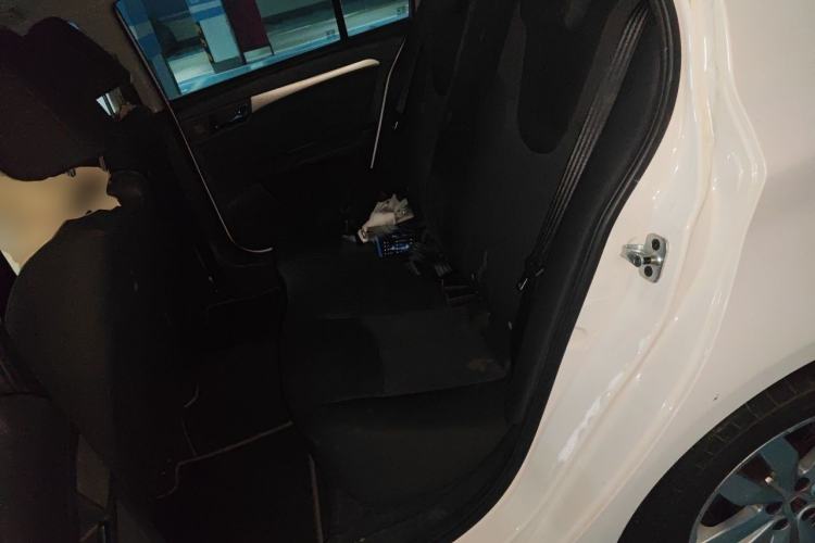 Used Roewe 350 2015 1.5L Automatic Luxury Sunroof Edition Left Rear Seat