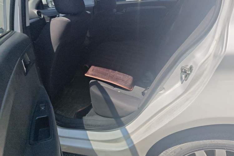 Used Roewe 350 2015 1.5L Automatic Luxury Sunroof Edition Left Rear Seat