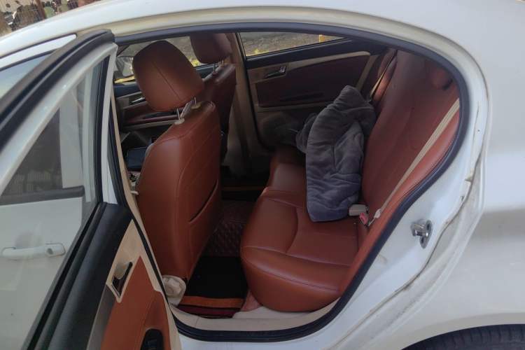 Used Roewe 350 2015 1.5L Automatic Luxury Sunroof Edition Left Rear Seat