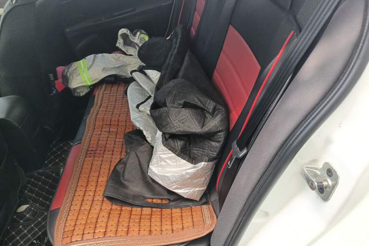 Used Roewe 350 2015 1.5L Automatic Luxury Sunroof Edition Left Rear Seat