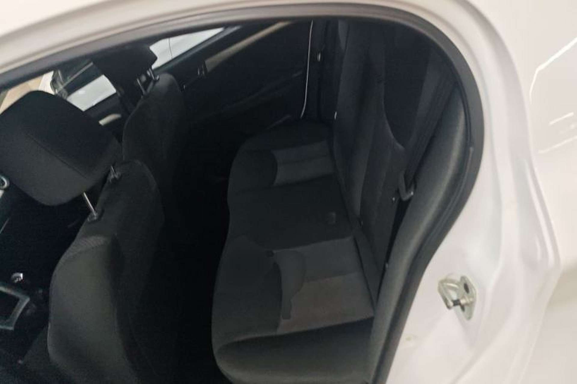 Used Roewe 350 2015 1.5L Manual Luxury Sunroof Edition Left Rear Seat