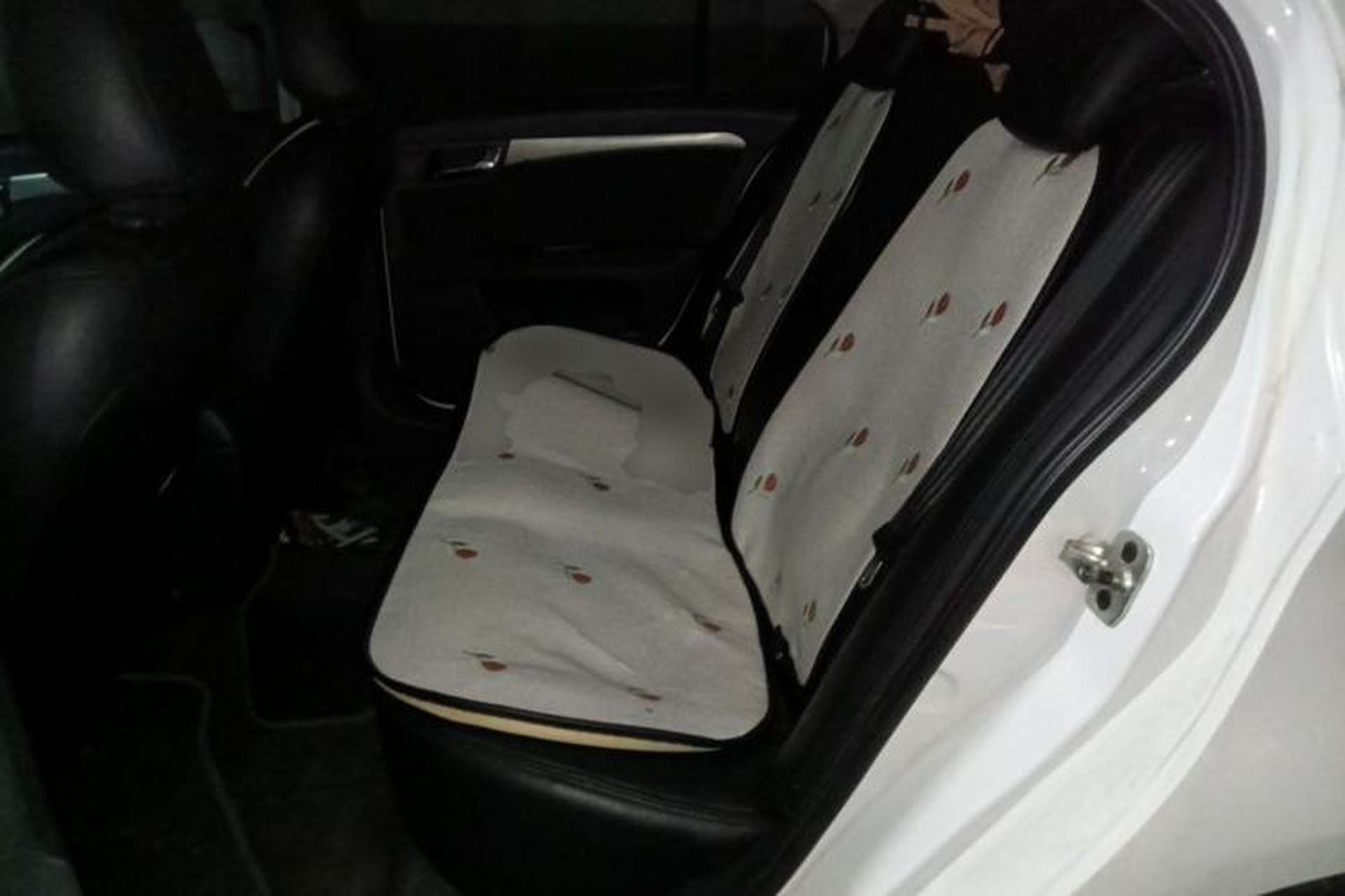Used Roewe 350 2015 1.5L Automatic Luxury Sunroof Edition Left Rear Seat