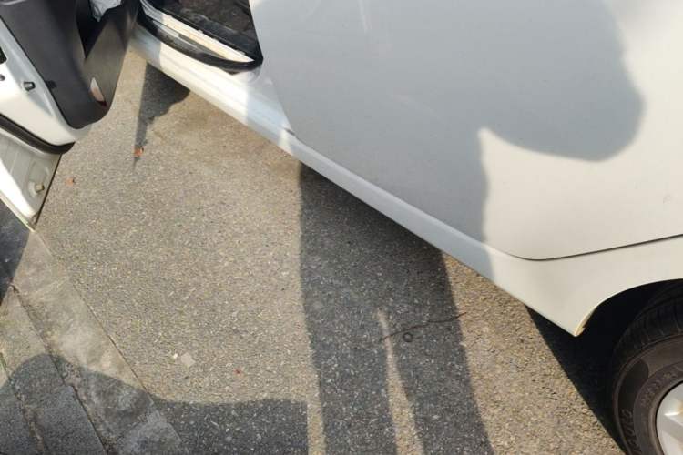 Used Roewe 350 2015 1.5L Automatic Luxury Sunroof Edition Left Side Sill