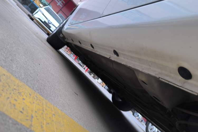 Used Roewe 350 2015 1.5L Manual Luxury Sunroof Edition Left Side Sill