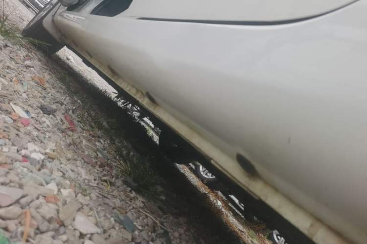 Used Roewe 350 2015 1.5L Manual Luxury Sunroof Edition Left Side Sill