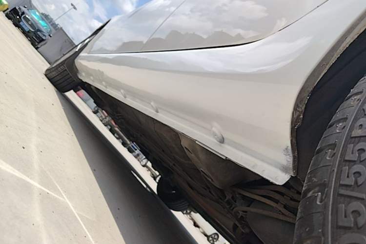 Used Roewe 350 2015 1.5L Automatic Luxury Sunroof Edition Left Side Sill