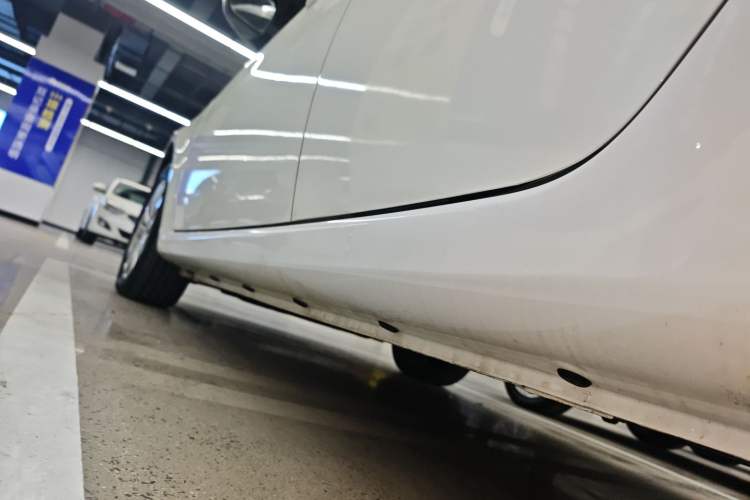 Used Roewe 350 2015 1.5L Manual Luxury Sunroof Edition Left Side Sill
