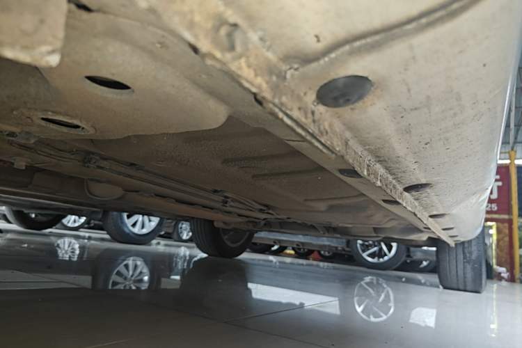 Used Roewe 350 2015 1.5L Manual Luxury Sunroof Edition Left Side Sill