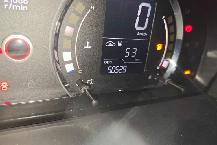 Used Roewe 350 2015 1.5L Manual Luxury Sunroof Edition Odometer Close Up