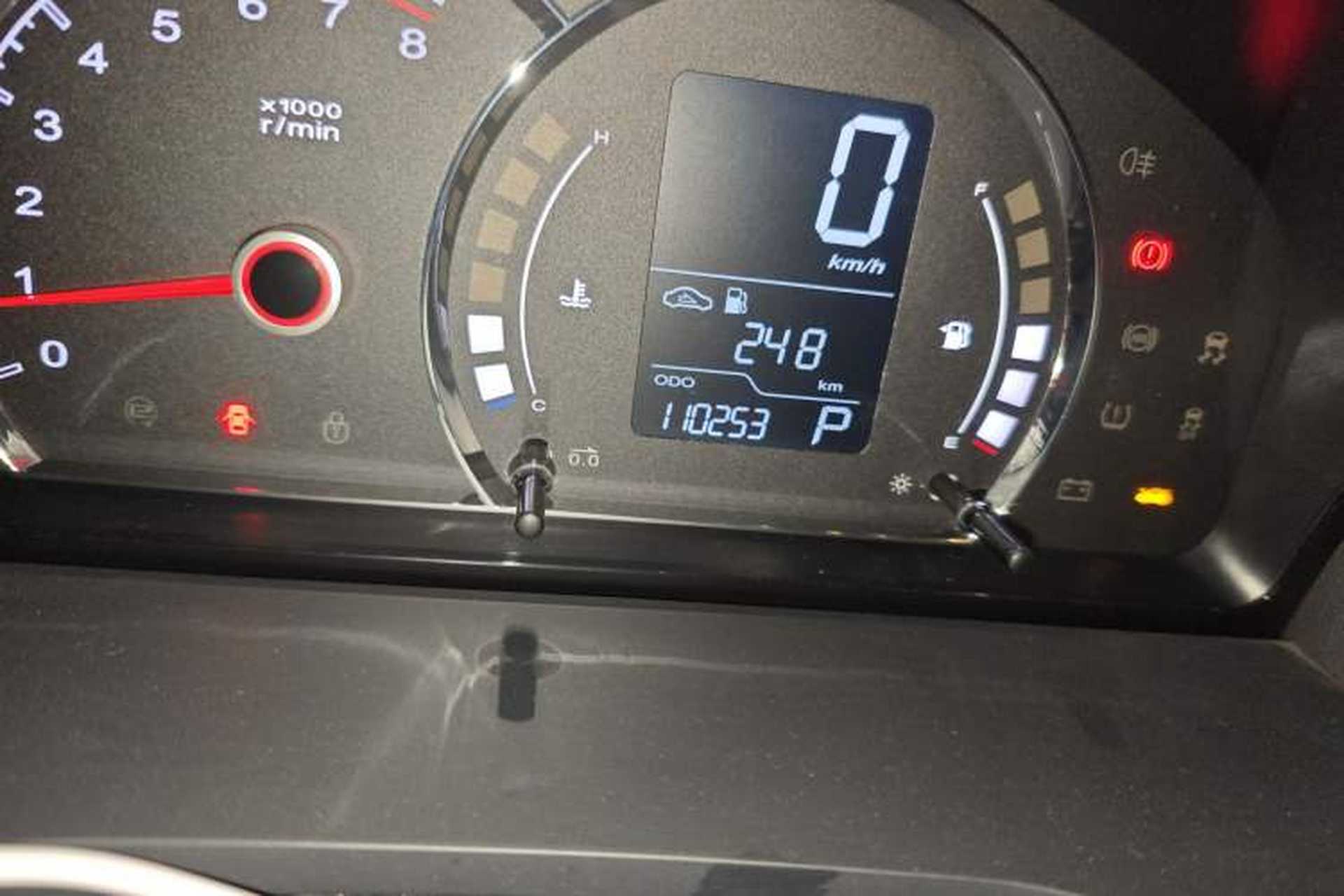 Used Roewe 350 2015 1.5L Automatic Luxury Sunroof Edition Odometer Close Up
