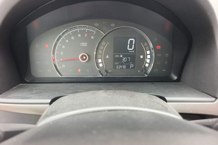 Used Roewe 350 2015 1.5L Automatic Luxury Sunroof Edition Odometer Close Up