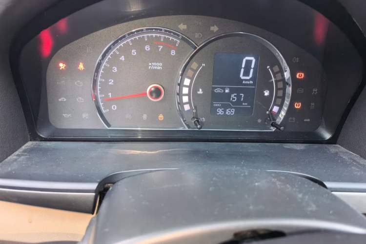Used Roewe 350 2015 1.5L Manual Luxury Sunroof Edition Odometer Close Up