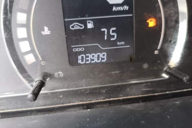 Used Roewe 350 2015 1.5L Manual Luxury Sunroof Edition Odometer Close Up