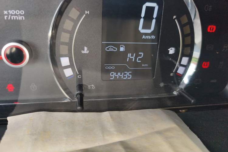Used Roewe 350 2015 1.5L Manual Luxury Sunroof Edition Odometer Close Up