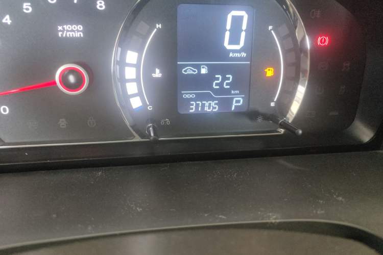 Used Roewe 350 2015 1.5L Automatic Luxury Sunroof Edition Odometer Close Up