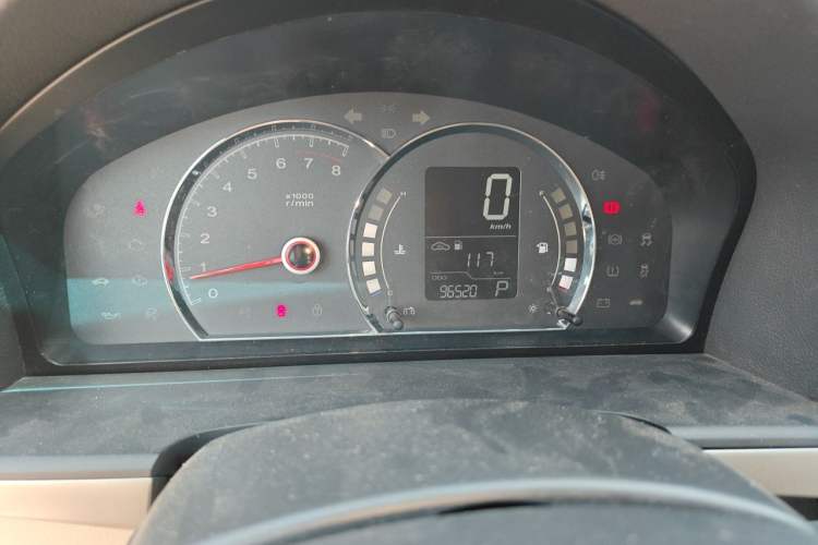 Used Roewe 350 2015 1.5L Automatic Luxury Sunroof Edition Odometer Close Up
