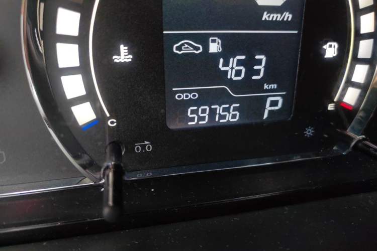 Used Roewe 350 2015 1.5L Automatic Luxury Sunroof Edition Odometer Close Up