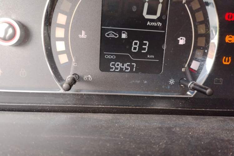 Used Roewe 350 2015 1.5L Manual Luxury Sunroof Edition Odometer Close Up