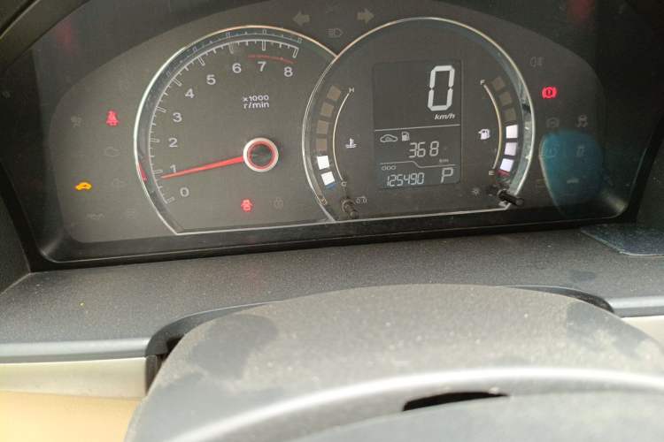 Used Roewe 350 2015 1.5L Automatic Luxury Sunroof Edition Odometer Close Up