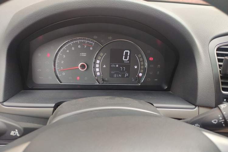 Used Roewe 350 2015 1.5L Automatic Luxury Sunroof Edition Odometer Close Up